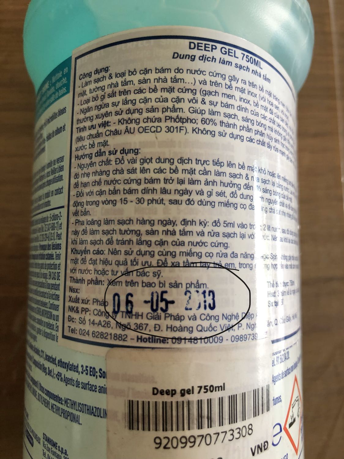 năm Sx 2103 , hạn sử dụng 3 năm , năm nay 2020 .
không hiểu tại sao Tiki kg kiểm tra khi giao cho khách ? và nhà cung cap kg có trách nhiệm , tem cũ mèm . tôi đê nghị hoàn trả sản phẩm , kg thay thế vì kg tin tưởng