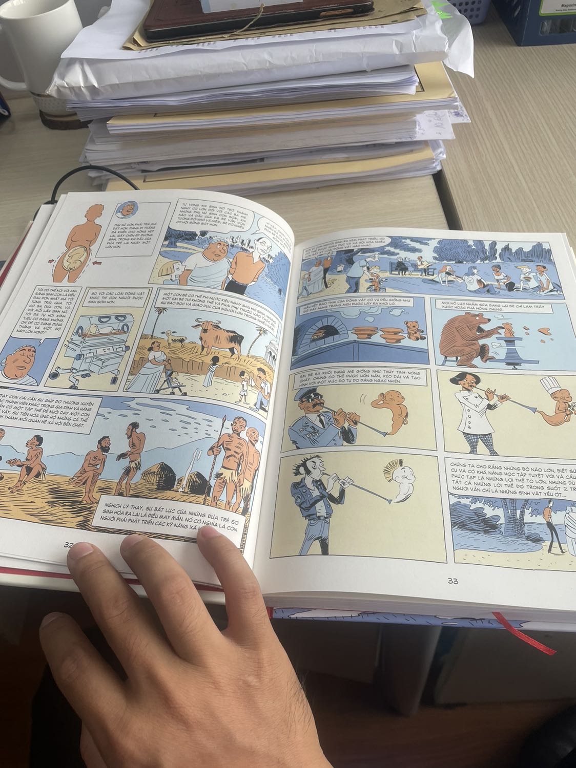 Chưa đọc nhưng thấy ưng rồi đó. Mình mua combo 2 cuốn giá khoảng 500k. Bộ sản phẩm nhận được thì 2 cuốn sách, túi vải, bookmark. Sách vẽ và màu sắc nhẹ nhàng.