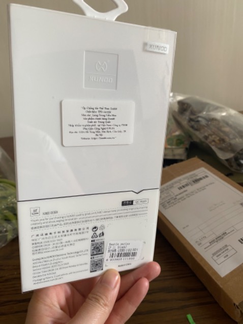 Ốp lưng quá đẹp. Chất lượng. Mọi người nên mua xài. Shop bán hàng quá uy tín. Hàng nguyên hộp.