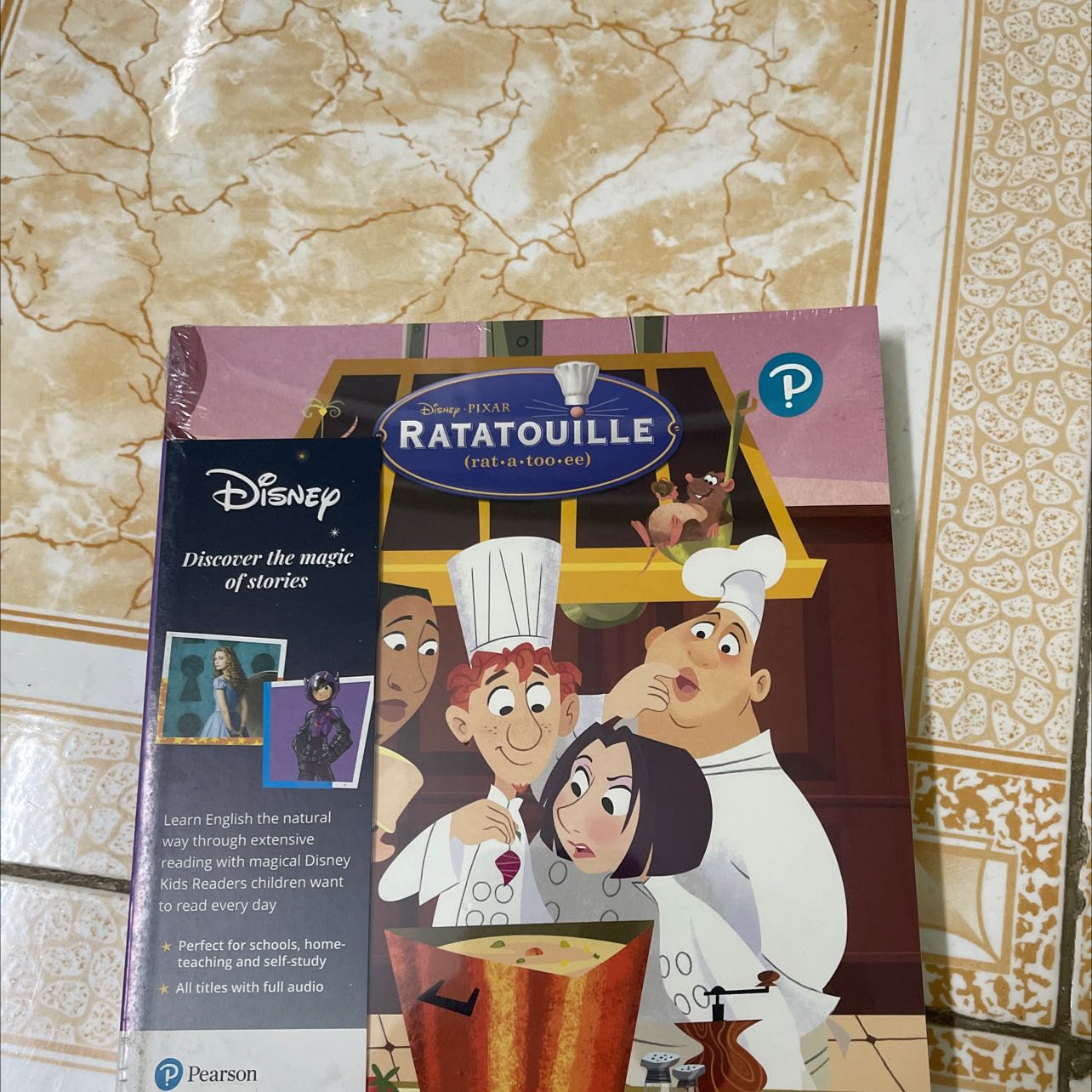 Giao hàng đúng hẹn. Đóng gói cẩn thận. Bộ này mình chợt thấy giảm 11% nên đặt mua trước. Bé con nhà mình xem lvl 1 và 2 rất thích.