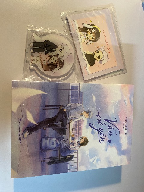 Sách đóng gói đẹp, chất lượng nhưng mà hoàn 2 bookcare lại giúp mình nha, Tiki ko đóng bookcare cho mình 🥹