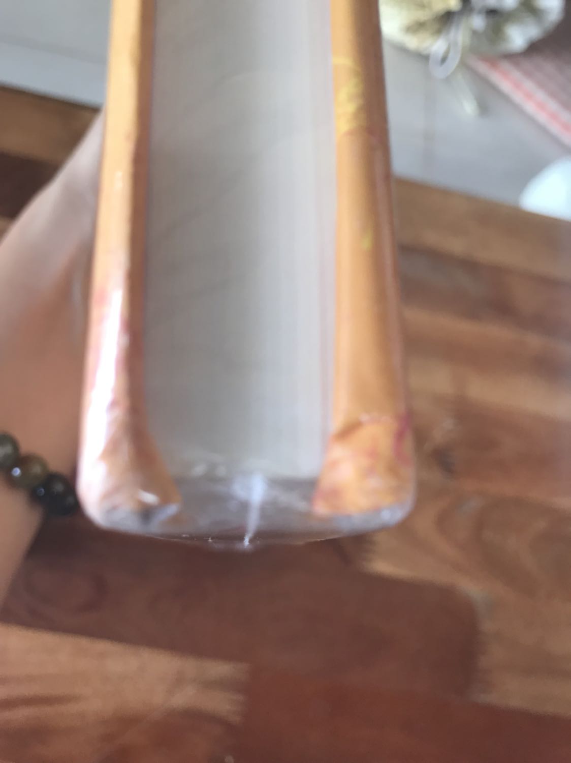 Chưa đọc nhưng sách cũ bụi quá shop. Nên lau qua rồi hãy giao . Gãy góc vậy nên sale là đúng rồi.