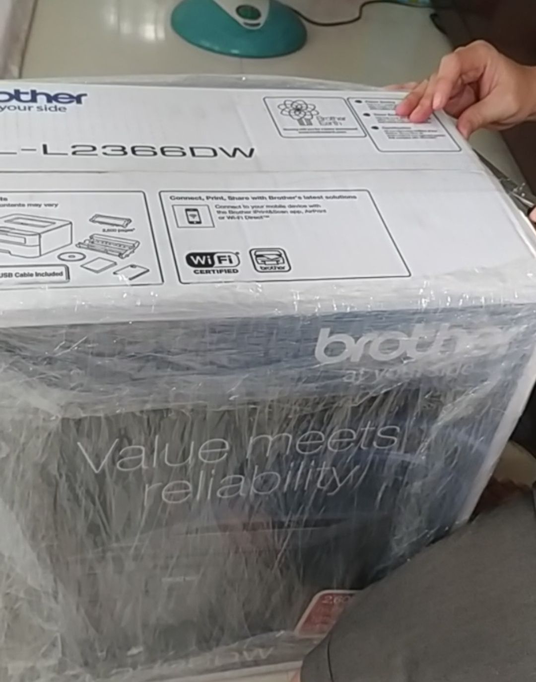 Rất tốt. Điểm trừ: không có nhân viên hướng dẫn thiết lập, phải tự tìm hiểu để lắp.