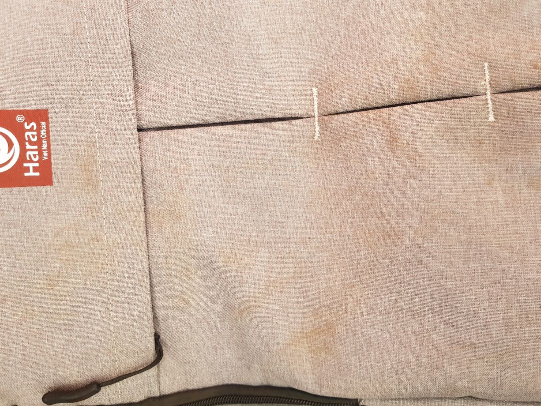 sáng nay nhận được hàng. về chất lượng thì khoan nói, nhưng mở bao ra ... hàng bị ố nghiêm trọng ! Khuyến cáo Tiki rà soát quy trình giao hàng. Sản phẩm không phải đắt tiền, khách cũng ko trong mong quá nhiều vào chất lượng, tuy nhiên mà tệ đến mức giao hàng ố vàng cho khách thì ko chấp nhận được !