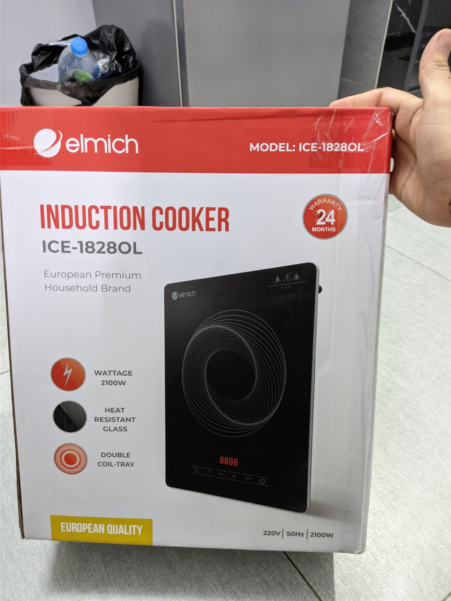 Giao hàng nhanh chóng, hộp sản phẩm không bị nát.
Có tặng kèm nồi lẩu trong hộp sản phẩm.
Đăng ký bảo hành điện tử, hàng nguyên đai nguyên kiện