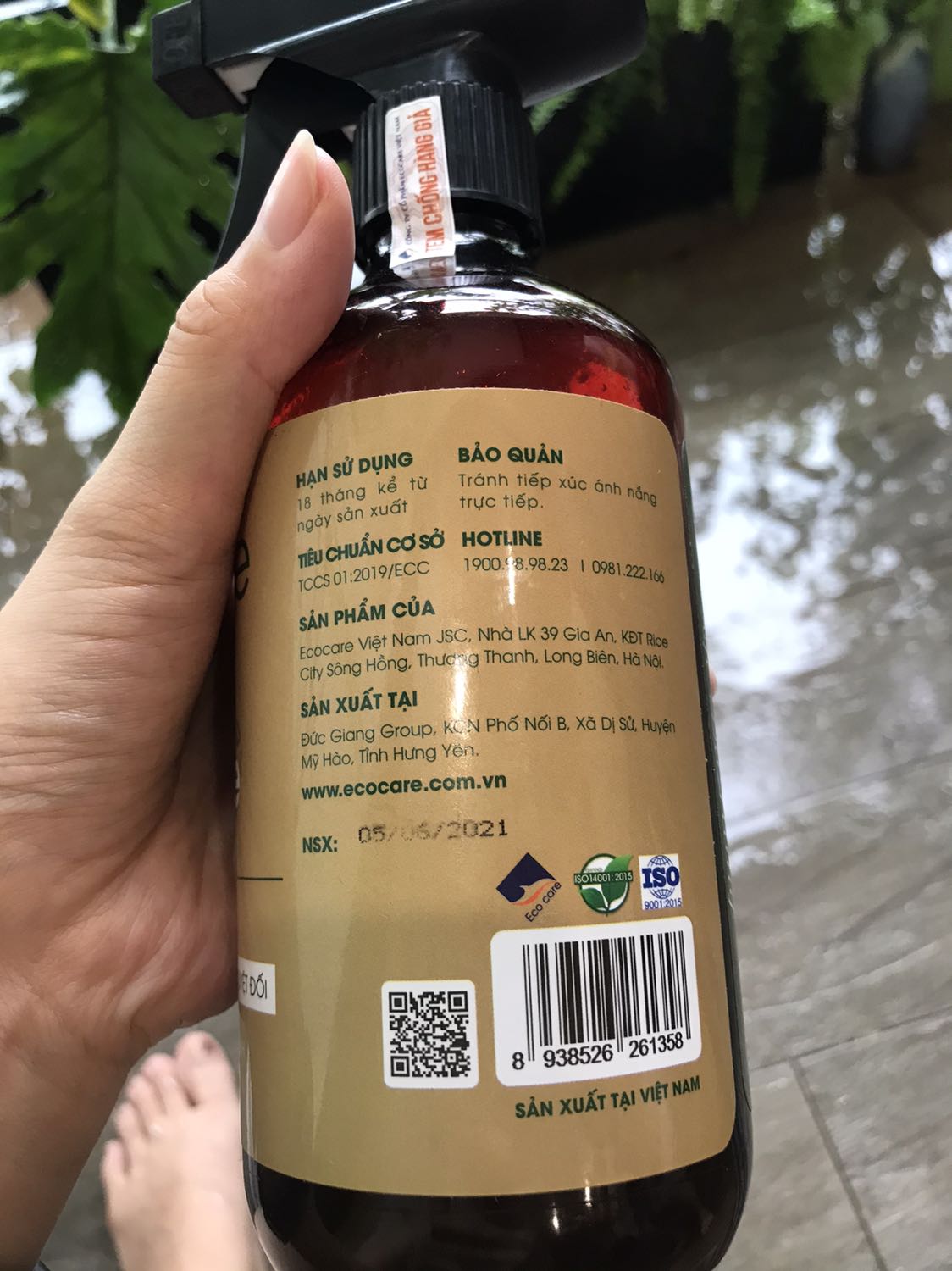 Tiki giao hành nhanh. Sản phẩm dùng tốt. Lau bàn sạch, thơm mùi sả chanh. Ủng hộ hàng Việt Nam chất lượng cao, thân thiện với môi trường. Mình dùng sang chai thứ 3 rồi. Chai trước đến gần cuối thì bị lỗi phần xịt. Chai này hy vọng ổn.