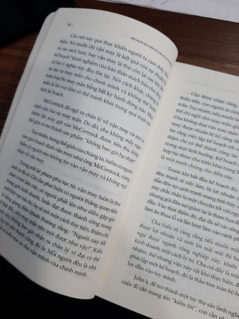 Sự thịnh vượng và giàu có của gia tộc Rockefeller bắt nguồn từ những lời khuyên mà Rockefeller để lại cho con cháu.

Thế hệ này qua thế hệ khác đã ngày đêm nghiên cứu, tiếp thu những lý luận ấy và đem ra thực hành, để truyền thống được lưu truyền, thế hệ này ưu tú hơn thế hệ sau.

Trong suốt cuộc đời mình, "Vua dầu mỏ" đã viết tổng cộng 38 lá thư để dặn dò con trai bằng những bài học trong kinh doanh, cuộc sống mà bản thân ông đã từng trải qua và tự mình chiêm nghiệm