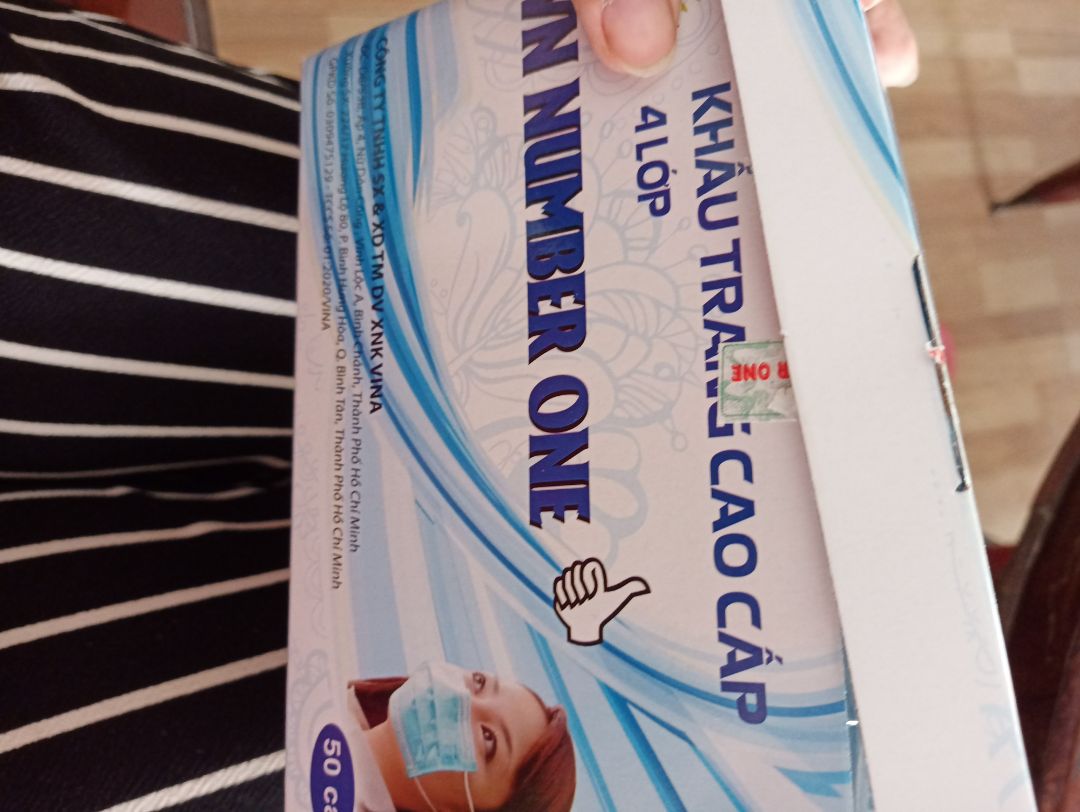 giao hành nhanh. còn với shop, 1 hộp rách tem, 1  hộp hở ra luôn( như hinh, minh chỉ đem từ hộp ra thôi chứ k thêm bớt gì ) mong shop làm ăn kỹ xíu. túi trong hộp bọc kín vậy cũng ổn rồi. vấn đề này khỏi chê ^^. vì mua giá sale 28k nên giá vậy thì  quá ổn .