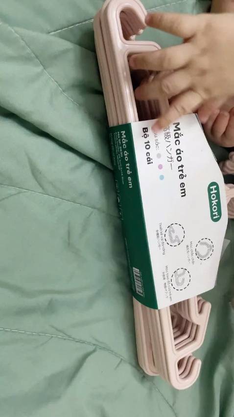 Mua giá 59k với ship 15k được 40 cái chưa được 2h đã nhận được hàng , tính ra 1 cái chưa đến 2k mà chất lượng rất tốt nha , mua về kẹp tất vớ khỏi bị bay mất