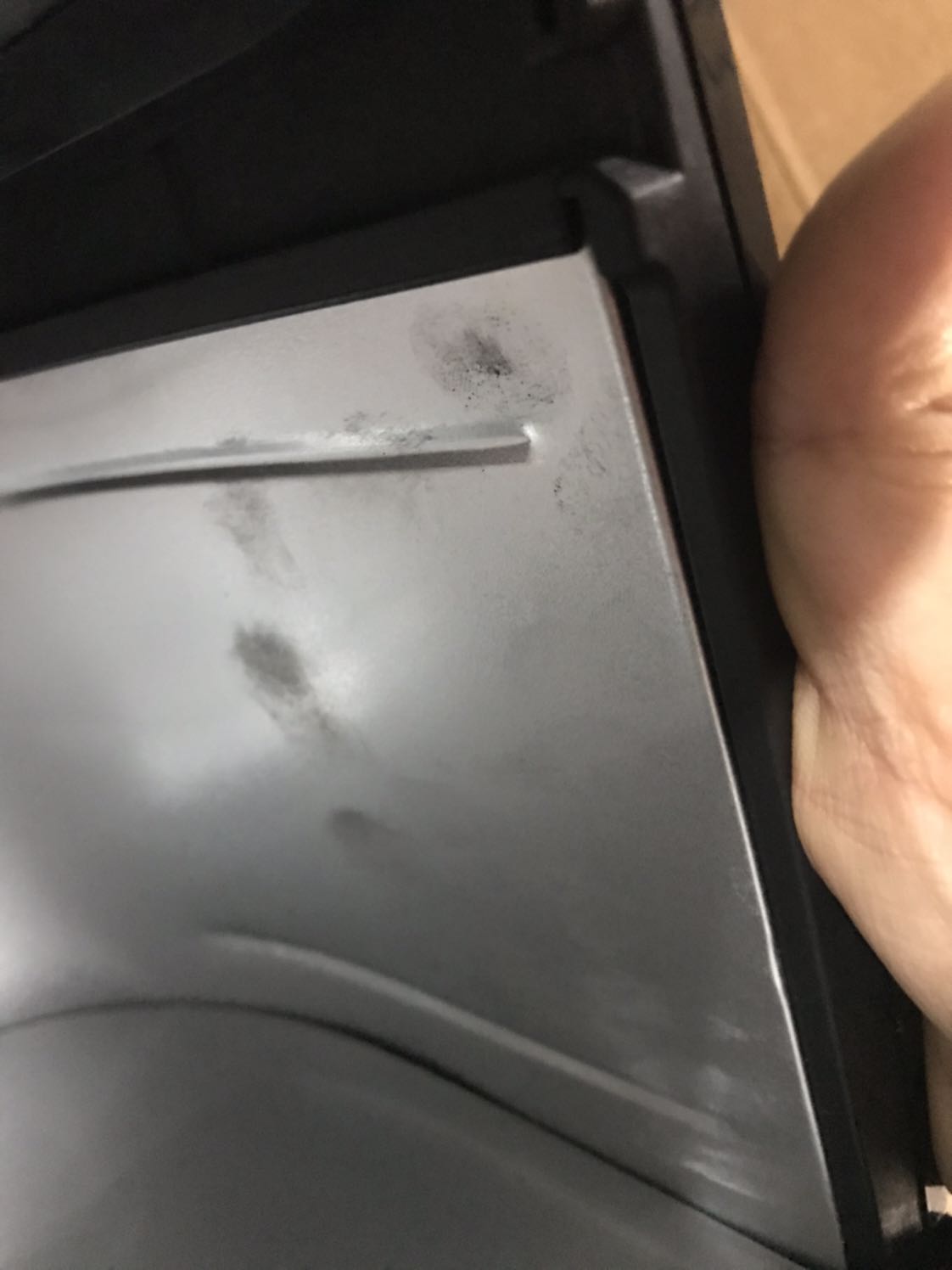 Thất vọng kinh khủng, xin lỗi shop nói thật chứ gởi hàng về giống như hàng tồn kho hoặc hàng trưng bày vậy? Trầy tróc tùm lum, chẳng khác gì hàng đã xài( Hình ảnh minh họa) 
Mặc dù tìm hiểu rất kỹ và cẩn thận để quyết định chọn loại này nhưng trúng nguyên quả nồi ghê thảm
Chưa sử dụng nên k biết sẽ như thế nào nhưng hy vọng sẽ k cũ kĩ như hình dáng bên ngoài 😭😭😭😭