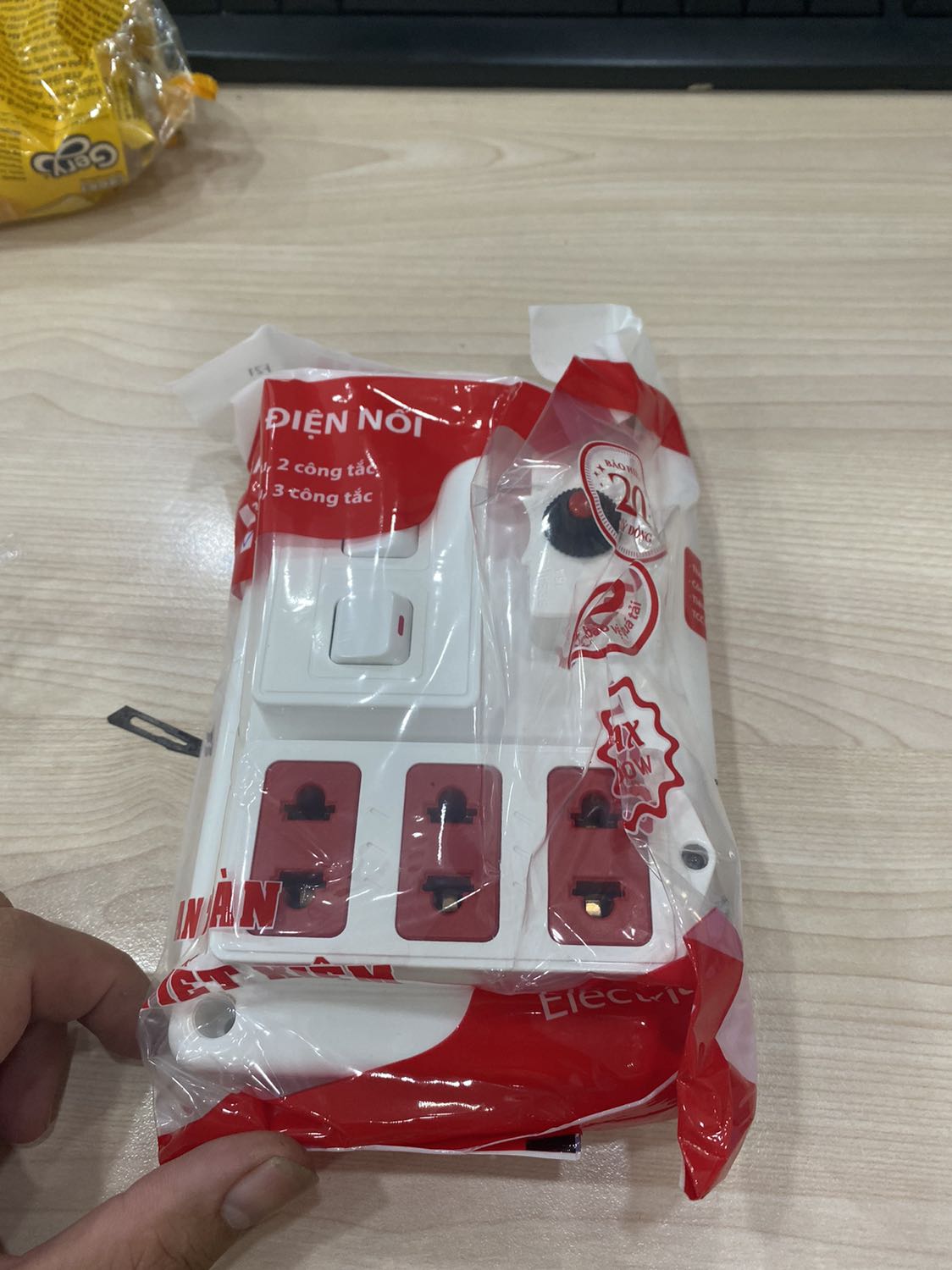 Sản phẩm đúng mô tả, giao hàng đóng gói tốt,