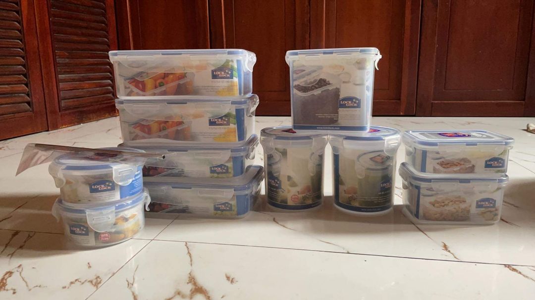 hộp đẹp, nhưng ko kín khít