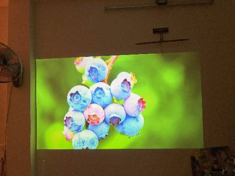 Hình ảnh đẹp, nhiều ứng dụng, trợ lý tìm kiếm giọng nói Google rất tiện lợi