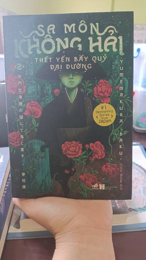 Này là đánh giá tập 2, vì tập 1 mình lộn qua 2 rồi. Bị dơ nha dơ đậm đà luôn. Rất vui vì sale giá tốt nhận hàng đủ nhưng KHÂU ĐÓNG GÓI THỰC SỰ TỆ. ko seal ko chống sốc cứ vậy mà gửi ròi ngta đợi nhận hàng trong hoang mang sợ bị cong bìa rách gáy. Quá chán ý. Níu ko thay đổi chắc ko mua bên Tiki nữa luôn. Quá dỗi hờn cho lần này nhaaaaaaa