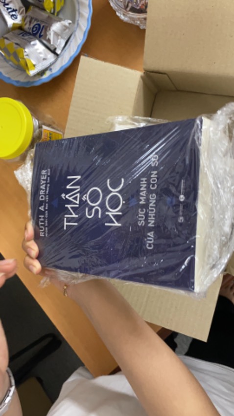 Sách giá tốt, giao hàng nhanh
Nội dung dễ hiểu hơn các cuốn khác!