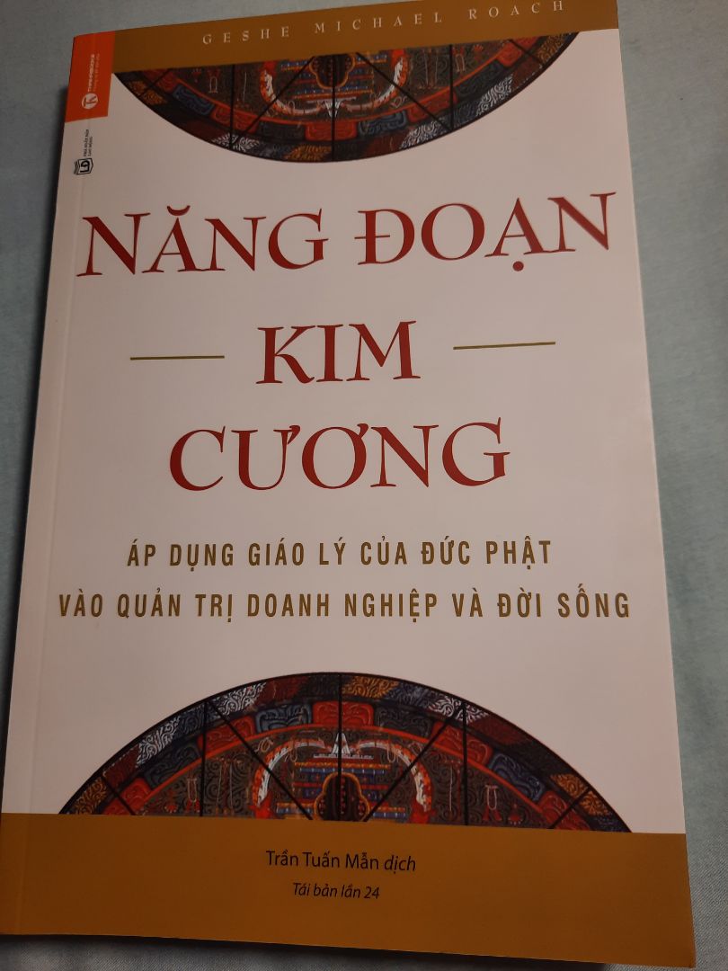 Khi đọc Năng Đoạn Kim Cương bạn như người đi trên biển nhiều ngày đã nhìn thấy ngọn hải đăng, như người lạc lối đi trên sa mạc đói khát gặp được hồ nước và tìm thấy la bàn, như người mù nay đã có thể nhì thấy ánh nắng mặt trời...