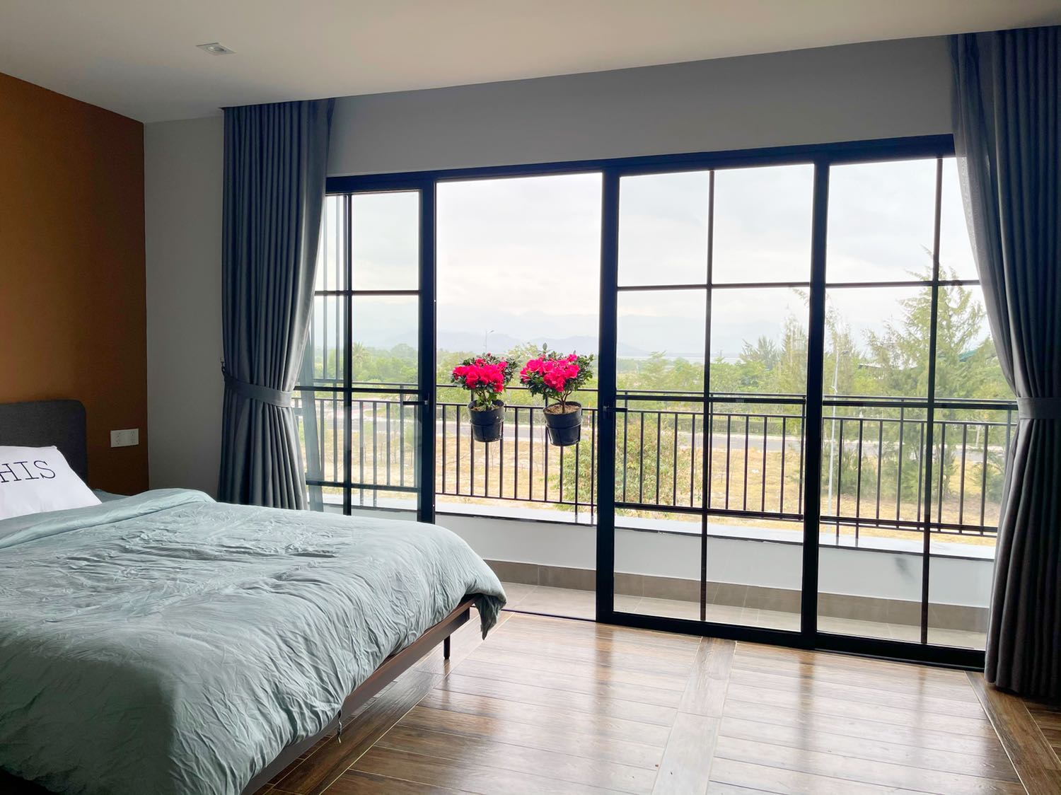 Được. Shipper nhiệt tình dã man khiêng lên luôn 3 lầu