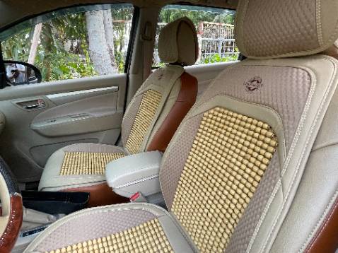 Hàng tuy không giống 100% như quảng cáo, màu xỉn hơn, nhưng vừa vặn, ngồi khá thoáng mát.