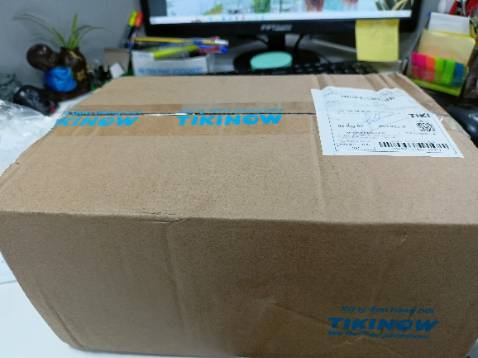 Mình mua để tặng, giao hàng vừa đúng lúc, đóng gói cẩn thận, giấy có hơi lỗi nhẹ.