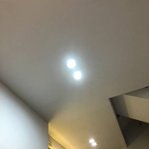 Đèn rất sáng, gắn thử không có hiện tượng giật, lập lòe như các loại đèn led giá rẻ khác khác đúng với câu "Tiền nào của nấy". Hàng chính hãng có tem nhập khẩu nên yên tâm về chất lượng. Shop tư vấn nhiệt tình, chu đáo, thông báo luôn cả tình trạng đơn hàng để người mua theo dõi. Cảm ơn Shop sẽ ủng hộ trong tương lai!