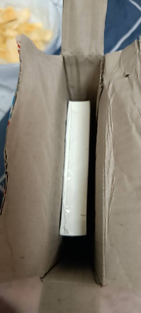 Đóng gói sơ sài, do trời mưa shiper vội nên chưa kịp đồng kiểm,khui ra thì sách bị lỗi, mình còn chưa bóc seal