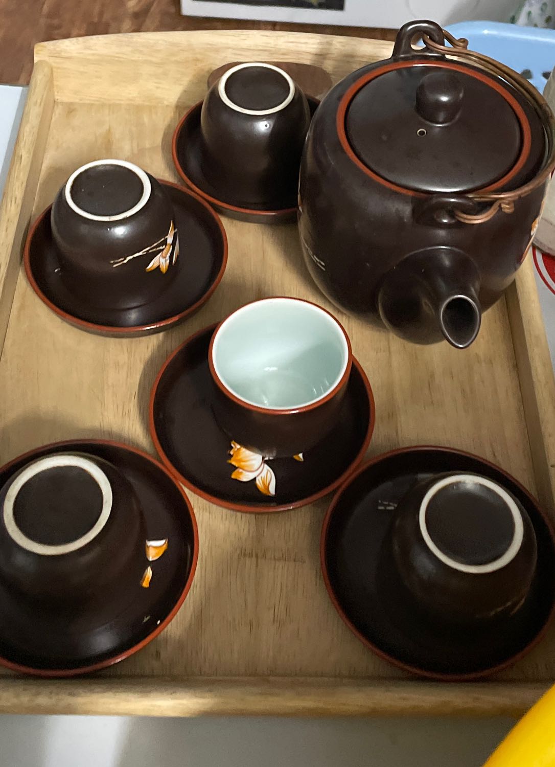 Bộ ấm trà rất đẹp. Đóng kĩ càng, rất hài lòng. Ấm trà đất uống trà rất ngon.