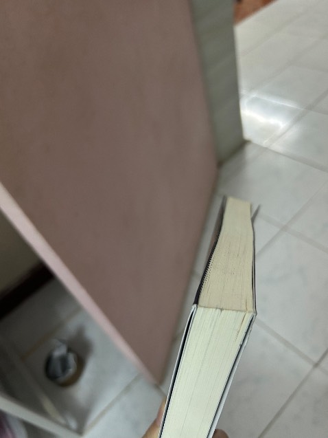 Sách giao tới bị bẩn bìa và gáy, cạnh giấy, rất thất vọng