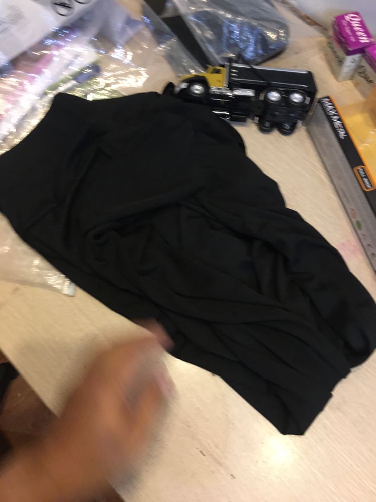 Shop đã đổi mẫu cho mình, thấy rất ưng cách phục vụ của shop. Quần có chất liệu vải mềm mịn, đường  chỉ may chắc chắn, vòng bụng có độ co giãn lớn