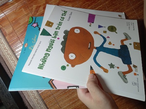 Shop bị thiếu mất 1 cuốn mình nhắn và rep rất nhanh gửi bù cho mình cuốn mới