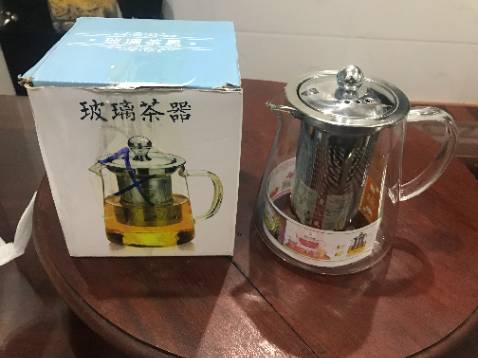 Do tin tưởng TIKI là nhà cung cấp uy tín nên không kiểm tra khi nhận hàng . Khi về nhà mở kiểm tra thì sản phẩm giao không đúng so với sản phẩm đã đặt mua . Sản phẩm đặt mua có lõi lọc thủy tinh cao cấp chịu nhiệt nhưng sản phẩm giao thì bằng inox chất lượng kém như hình đính kèm.
Đề nghị TIKI làm việc với nhà cung cấp về việc bán hàng *** đảo này và giải pháp cho việc đổi hàng.
Cảm ơn.