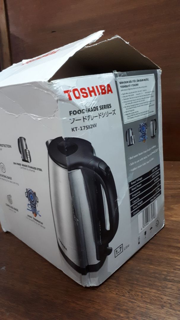 Vỏ hộp thì móp méo, cái bình đun siêu tốc inox cũng móp luôn!!!! Mình muốn đổi lại hàng thì phải làm sao đây trong lúc giãn cách theo CT16 đi lại khó khăn như này? Sao mọi người không kiểm tra hàng kỷ 1 chủt trước khi giao đến khách hàng ?????