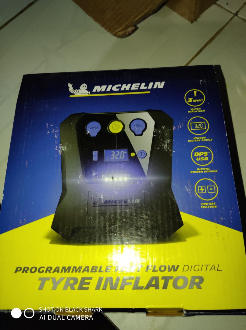 Cứ nghĩa mua hàng tiki trading sẽ được hàng mới, không nghĩ là cũng kinh doanh hàng cũ 97%, 95% như điện thoại, mà chắc chỉ được 90% là cao. Cũng may là hàng còn xài được, không biết được bao hôm thì hỏng. Dùng hàng trong nơm nớp lo sợ vậy.