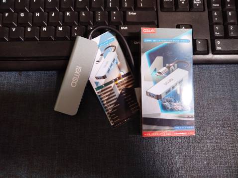 ✓ Hub Type-C ASWEI 4in1: Type-C To 4 USB 3.0
 •  Chất lượng cao với vỏ nhôm: Tản nhiệt tốt, bền chắc, mát trong khi sử dụng liên tục.
 •  Kết nối ổn định: Cổng USB chặt chẽ, tốc độ truyền nhanh, không bị trễ.
 •  Thời gian giao hàng nhanh, SP đóng gói cẩn thận, nhân viên thân thiện.
 •  Giá cạnh tranh: Giá thành rất tốt.
 •  Thiết kế tiện lợi: Kích thước nhỏ gọn, dễ cầm nắm, vỏ nhôm chắc chắn, chống va đập.
--> Hub chuyển đổi USB Type - C ASWEI 4 trong 1 nổi bật với chất lượng cao, thiết kế chắc chắn, tốc độ cao, ổn định và giá cả hợp lý. ✓ Hub Type-C ASWEI 4in1: Type-C To 4 USB 3.0
 •  Chất lượng cao với vỏ nhôm: Tản nhiệt tốt, bền chắc, mát trong khi sử dụng liên tục.
 •  Kết nối ổn định: Cổng USB chặt chẽ, tốc độ truyền nhanh, không bị trễ.
 •  Thời gian giao hàng nhanh, SP đóng gói cẩn thận, nhân viên thân thiện.
 •  Giá cạnh tranh: Giá thành rất tốt.
 •  Thiết kế tiện lợi: Kích thước nhỏ gọn, dễ cầm nắm, vỏ nhôm chắc chắn, chống va đập.
--> Hub chuyển đổi USB Type - C ASWEI 4 trong 1 nổi bật với chất lượng cao, thiết kế chắc chắn, tốc độ cao, ổn định và giá cả hợp lý.