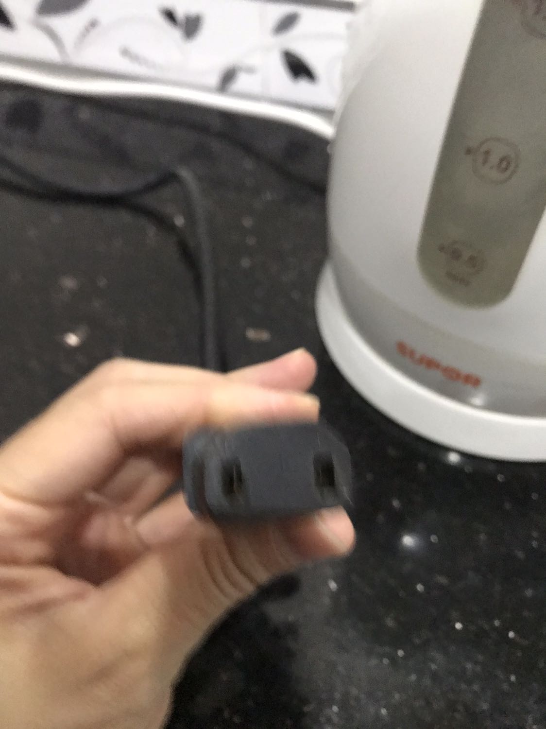 Nồi tốt!
Giao hàng nhanh 
Nhưng CÓ VẤN ĐỀ: đề nghị phía Tiki hay nhà cung cấp kiểm tra xem có giao nhầm dây nối cắm điện không! Dây nối và phích cắm rất lỏng!! Có thể đã giao nhầm dây nối của sản phẩm gần giống!
Đề nghị kiểm tra và phản hồi sớm!
Đề nghị Tiki hỗ trợ đổi lại dây cắm đúng cho khách!
Xin cảm ơn! Nồi tốt!
Giao hàng nhanh 
Nhưng CÓ VẤN ĐỀ: đề nghị phía Tiki hay nhà cung cấp kiểm tra xem có giao nhầm dây nối cắm điện không! Dây nối và phích cắm rất lỏng!! Có thể đã giao nhầm dây nối của sản phẩm gần giống!
Đề nghị kiểm tra và phản hồi sớm!
Đề nghị Tiki hỗ trợ đổi lại dây cắm đúng cho khách!
Xin cảm ơn!