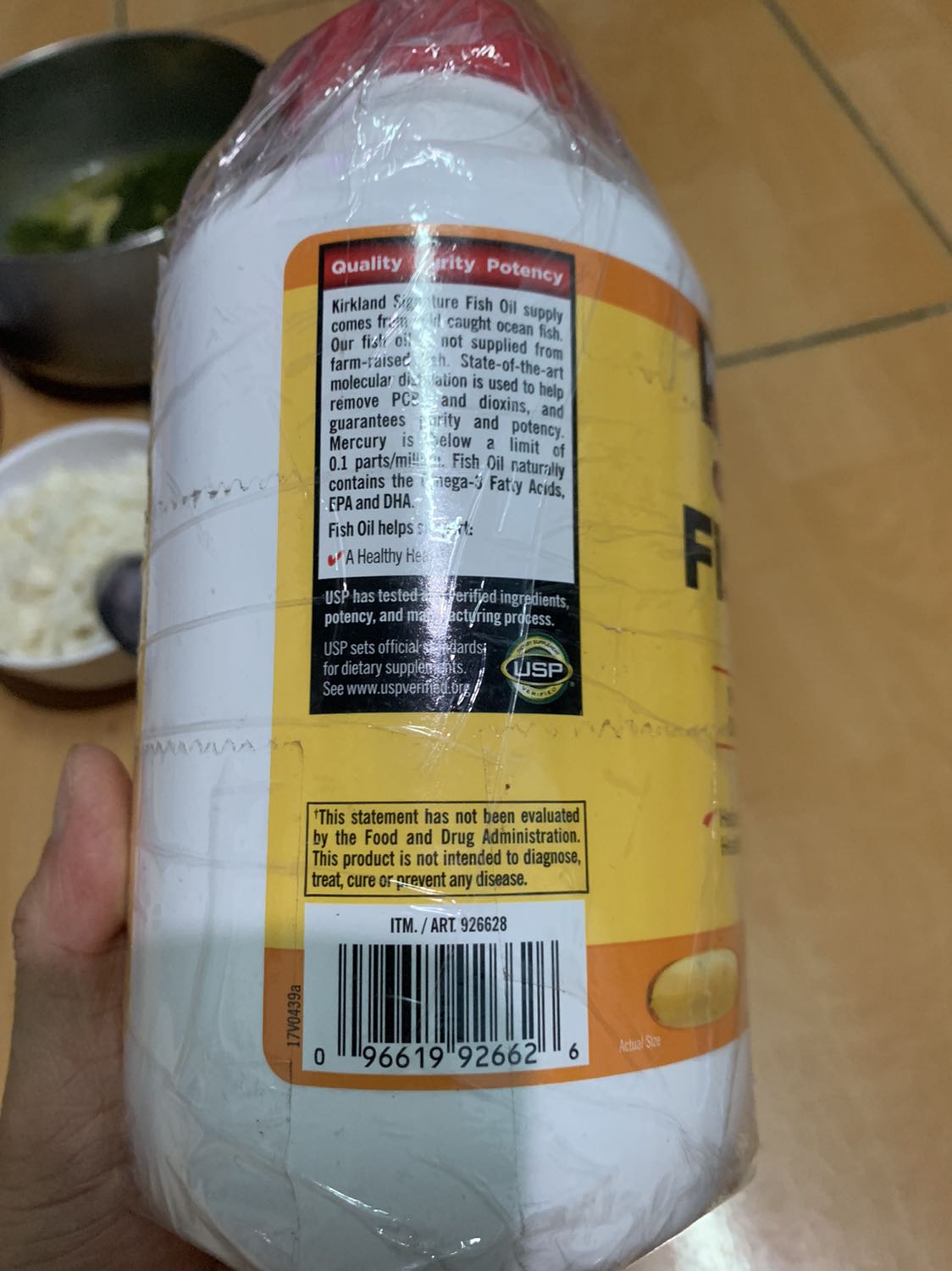 Tiki giao hàng nhanh mới đặt tối hôm qua hôm nay đã nhận được hàng. Đóng gói oke, hàng nguyên seal, nhưng ko có tem chống hàng giả, giá cả hợp lí. Hy vọng dùng tốt sẽ ủng hộ shop!