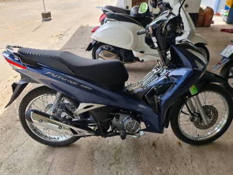 Xe rất tiết kiệm xăng. Kiểu dáng tạm ổn trong tầm giá. Tuy nhiên đề nghị cửa hàng cần kiểm tra bề ngoài xe kỹ trc khi giao cho khách hàng. Xe mình lấy về mới phát hiện bị móp cái cản pô xe