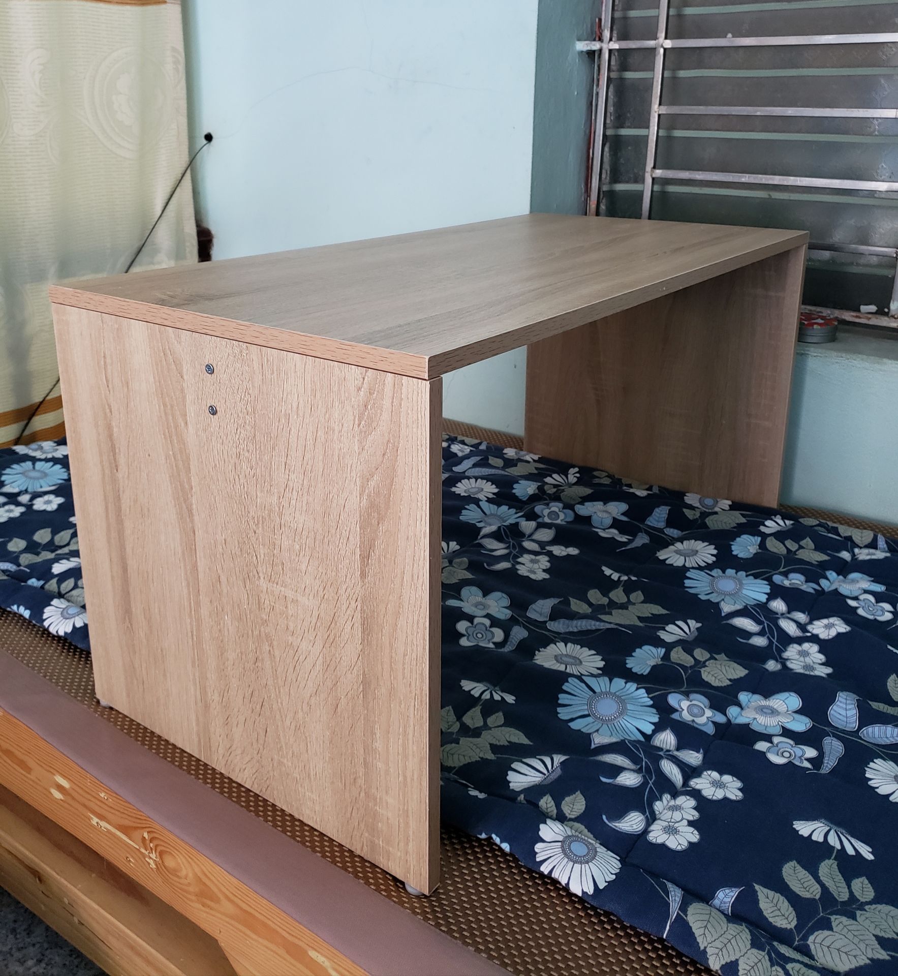 Săn sale nên chỉ 13x. Đây là lần thứ 2 mình mua hàng của IGEA. Bàn rất chắc chắn, dễ lắp đặt. Mình có tham khảo kích thước trước nên cực kì vừa vặn với giường. Nói chung rất hài lòng và sẽ tiếp tục ủng hộ shop. Săn sale nên chỉ 13x. Đây là lần thứ 2 mình mua hàng của IGEA. Bàn rất chắc chắn, dễ lắp đặt. Mình có tham khảo kích thước trước nên cực kì vừa vặn với giường. Nói chung rất hài lòng và sẽ tiếp tục ủng hộ shop.