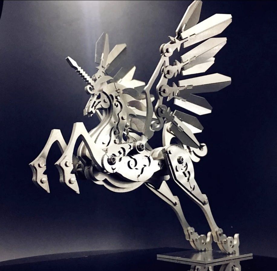 sách OK nhưng bị dập rách gáy,thương shipper nên mình vẫn nhận, tiện đây mời các bạn ghé thăm shop mô hình kim loại-THE METAL SHOP trên sh pee của mình nhé:>>>