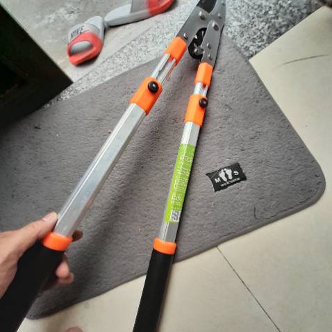 Kéo tốt xịn xò , chất lượng
Giá rẻ nữa. Made in nhật - đài loan
Cáng nhôm bọc su êm ái
Shop tư vấn khá nhiệt tình và