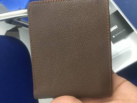 Hello hôm nay mình nhận được ví rồi, sản phẩm nhìn đẹp, đáng giá tiền.  giao hàng siêu nhanh trong mùa dịch Cám ơn shop