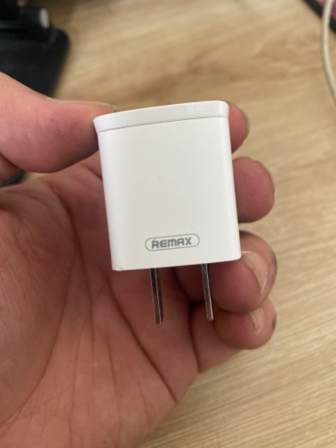 Sạc được 1 lần duy nhất rồi không vô điện luôn