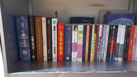 Giao nhanh nhé m.n, đặt tối thứ 6, sáng Chủ Nhật nhận. Khi nhận bìa gáy hơi móp, chữ in có vài chỗ sai dấu.