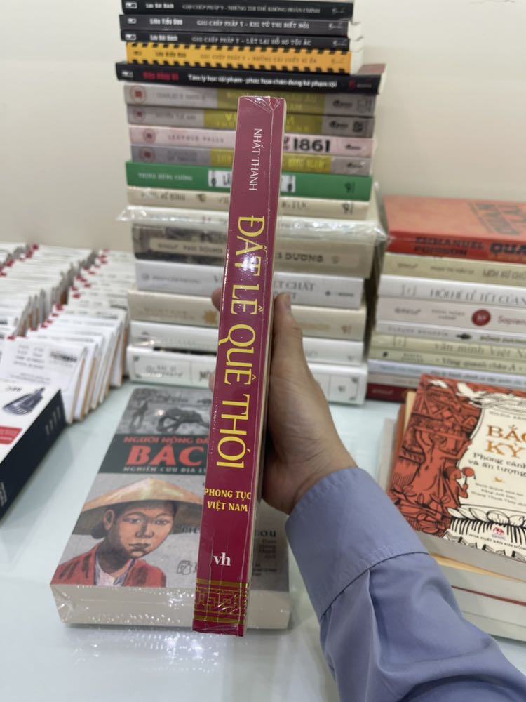 Sách còn nguueen seal . Rất hài lòng . Giao hàng  rất nhanh