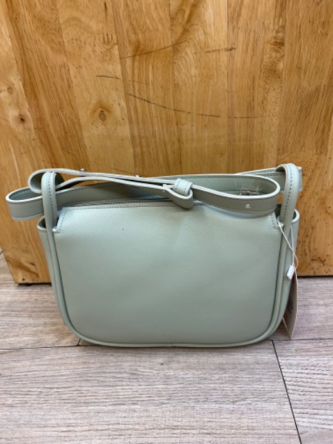 Tr ơii shop yeu thế nhờ hk những hàng đẹp mà còn quà tặng cũng xinh xịn nữa mấy bà nên thử nha 🩷🩷