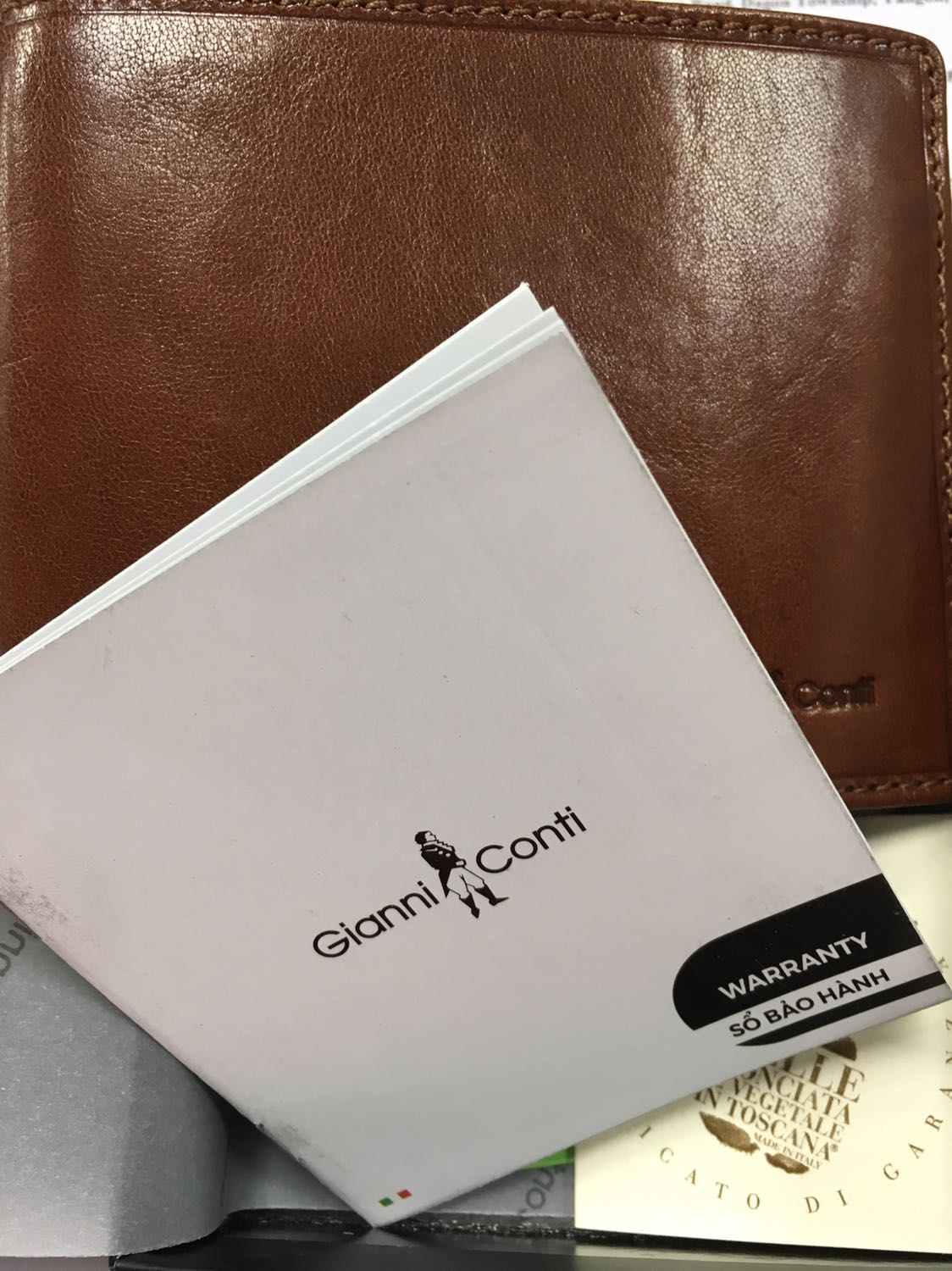 Nghe Thương hiệu Gianni Conti thì đủ biết chất lượng sẽ thế nào rồi. Ví rất đẹp, da mềm, thơm mùi da bò thuộc thảo mộc đúng chuẩn. Với mã giảm giá trên Tiki thì sản phẩm này là lựa chọn rất tuyệt vời.