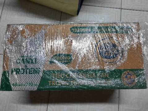Lúc đầu cứ lo sale giá rẻ nên sữa dễ bị hư, nhưng date cũng còn 2 tháng HSD 220523 cũng oki, bọc bao nilong kỹ, shipper giao hàng nhanh chóng, mới đặt tối là trưa mai có hàng rồi.