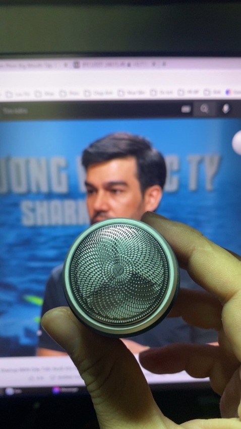 Máy xịn, nhỏ gọn mà cạo sạch không ngờ. Hàng đẹp và đóng gói nhanh, shop tư vấn khá nhanh và nhiệt tình. 
Rất ưng luôn🥰hàng đẹp rất đáng mua !!!