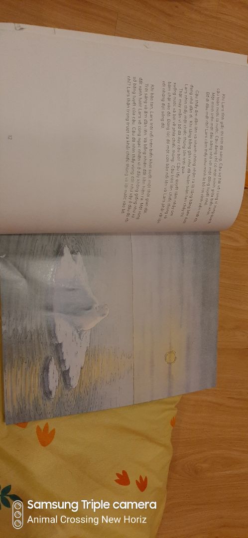 nội dung dễ thương, phù hợp với các bé 9 tuổi trở xuống. sách màu đẹp nhưng giấy hơi bóng nên bị lóa khi đọc.