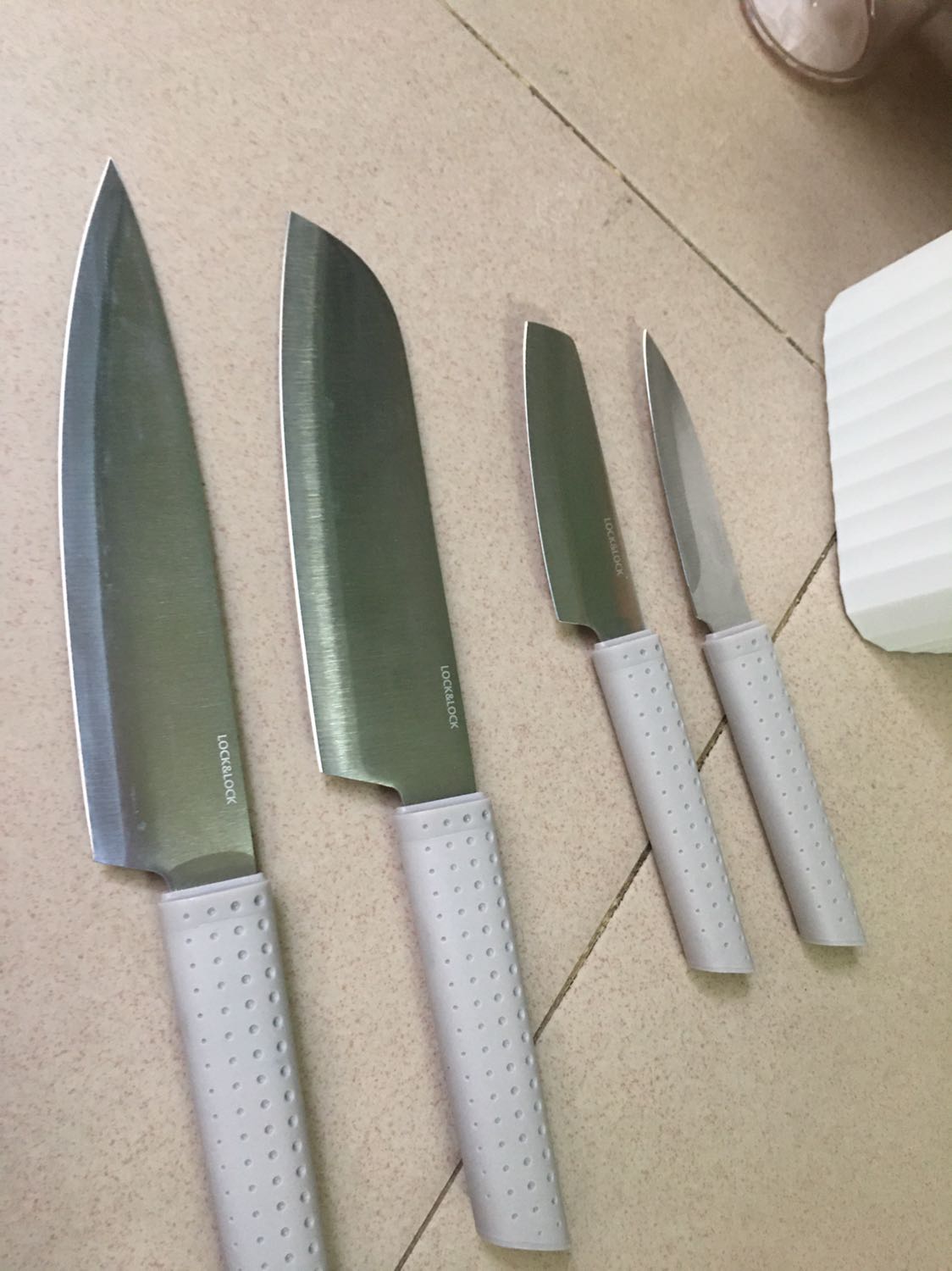 Giao hàng nhanh thấy đẹp chưa sử dụng nên ko biết ok ko nên tạm cho 5 sao còn hàng tặng bộ dụng cụ bào rau củ chưa thấy