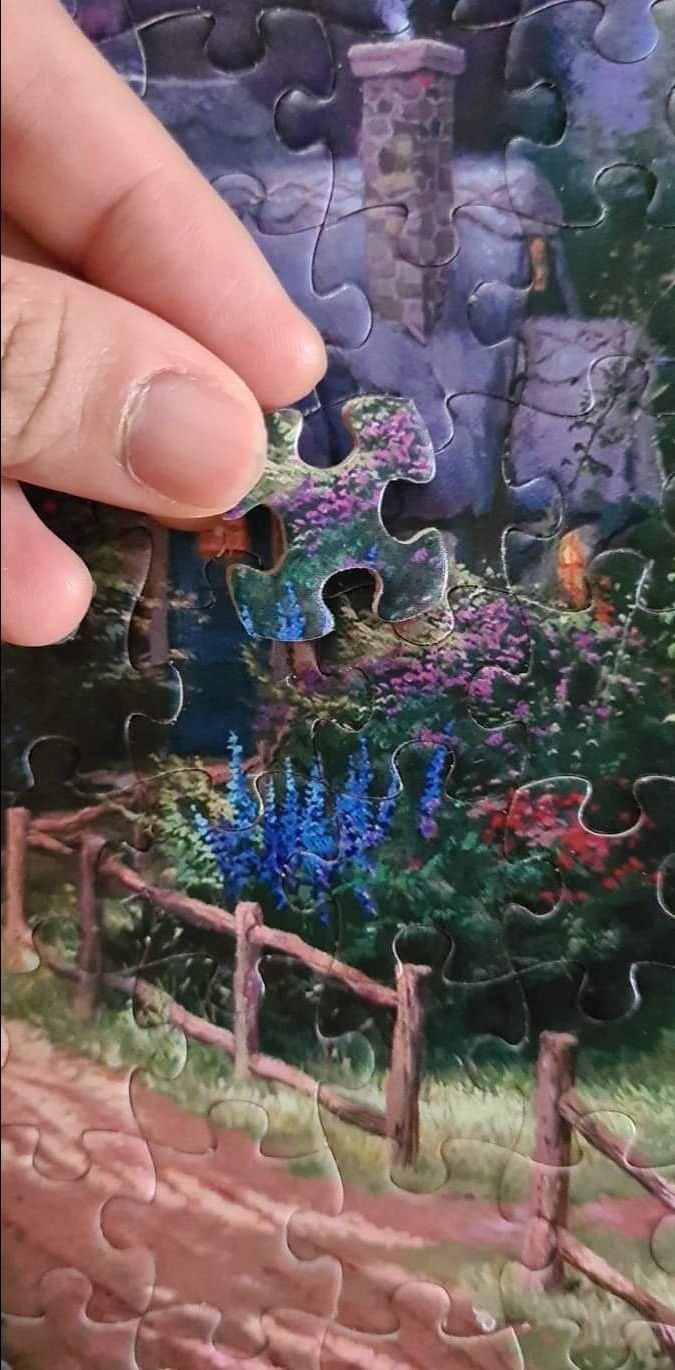 đẹp lắm ạ nhưng hộp mình bị dư 1 miếng, k biết hộp khác có bị thiếu ko nhỉ...?